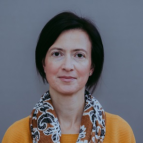 Dr. Szalkai Zsuzsanna